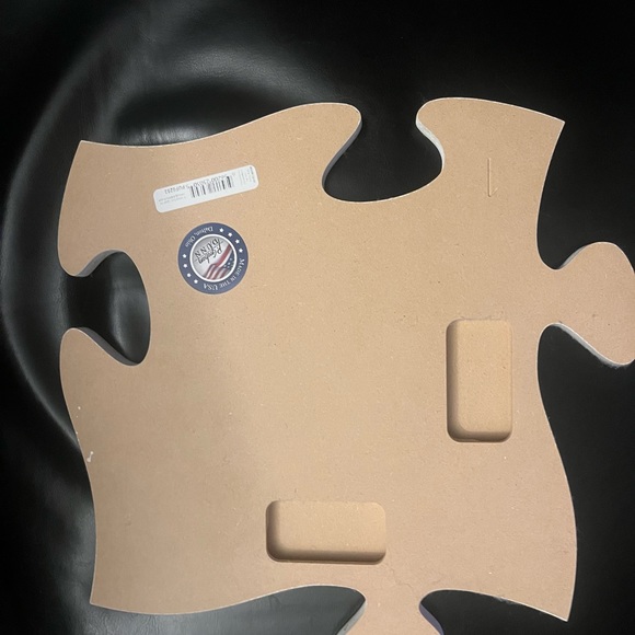 Wall decor in the shape of a puzzle piece - Picture 2 of 4